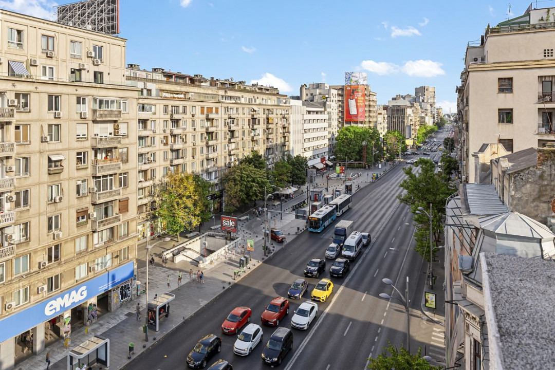 PIATA ROMANA-BLOC BCR , 4 CAMERE, 105 MP.