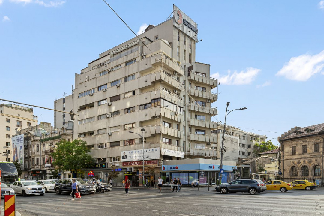 PIATA ROMANA-BLOC BCR , 4 CAMERE, 105 MP.