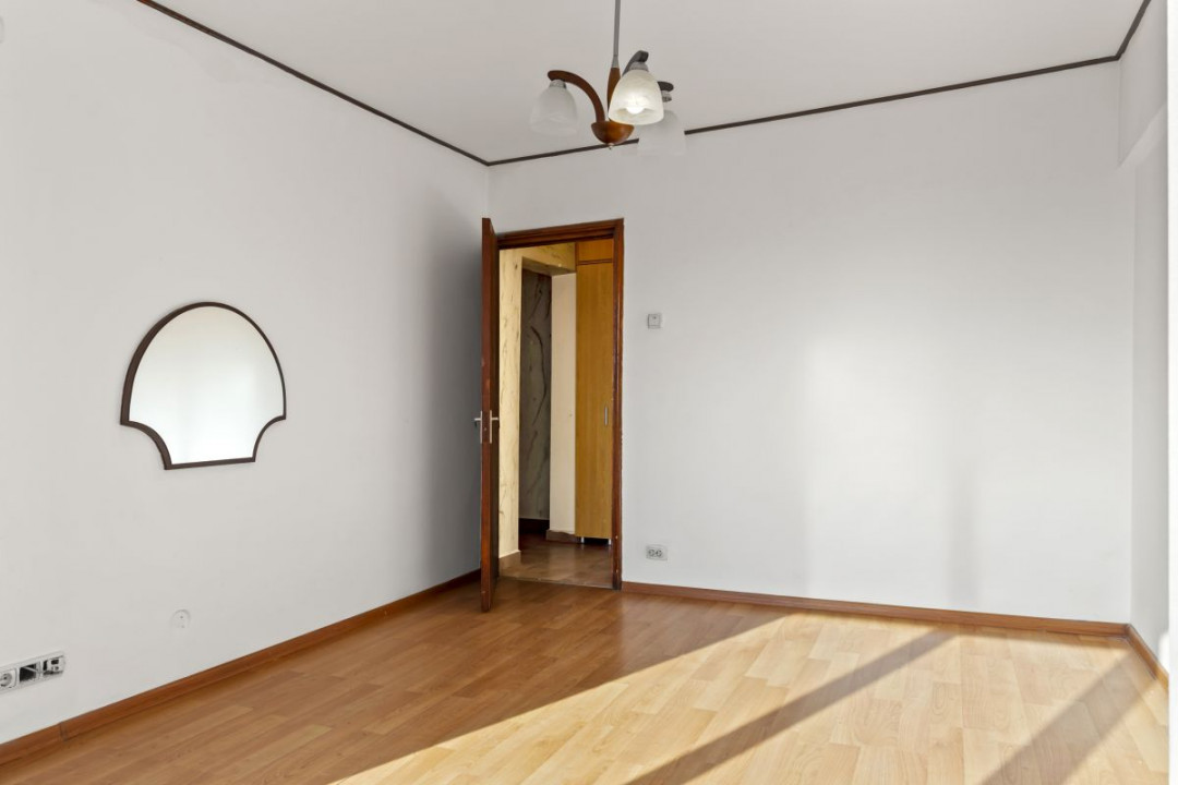 SPITALUL SF. PANTELIMON - 3 CAMERE, BLOC ANVELOPAT, TOTAL 70 MP, LIBER. 