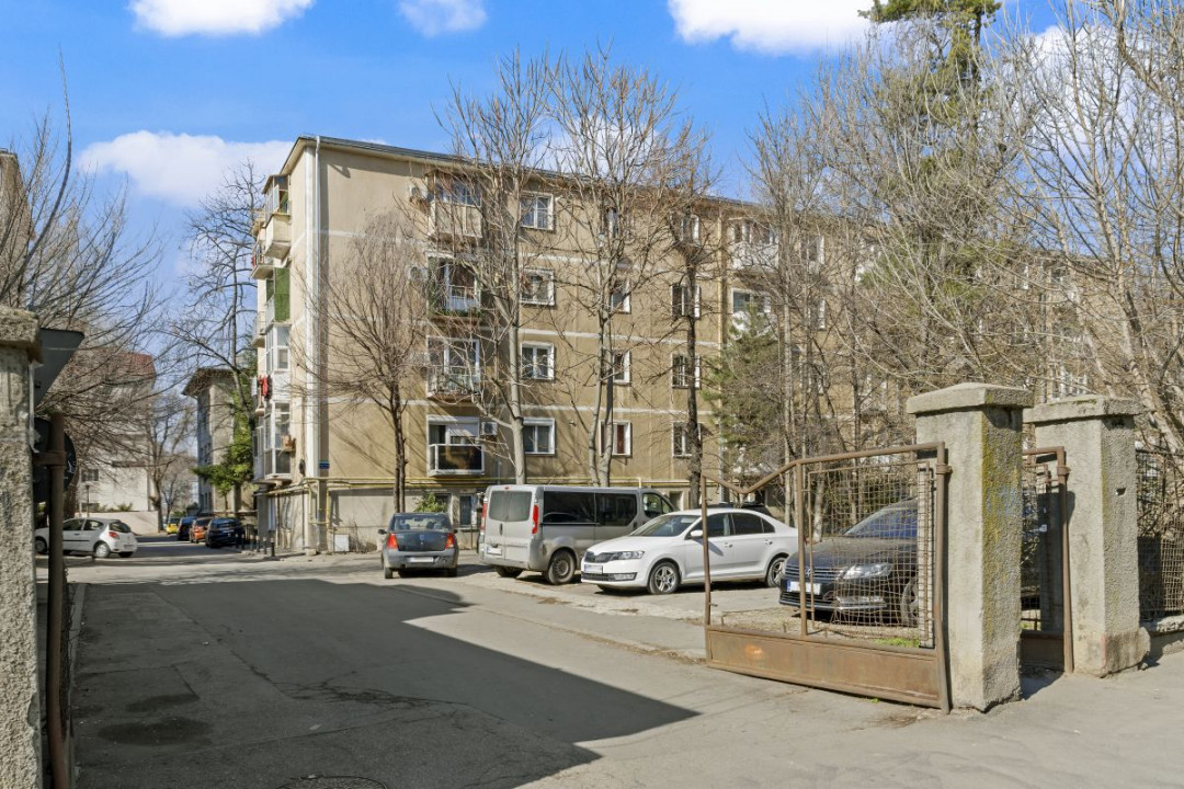 GIURGIULUI-CIMITIRUL EVREIESC, 2 CAMERE, 55 MP, MOBILAT SI UTILAT. 